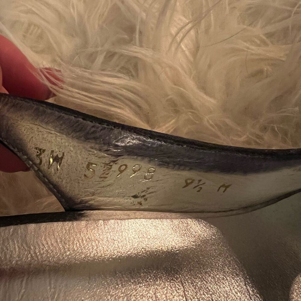Stuart Weitzman sling back heals. Satin. 85cm heal. - Picture 6 of 6